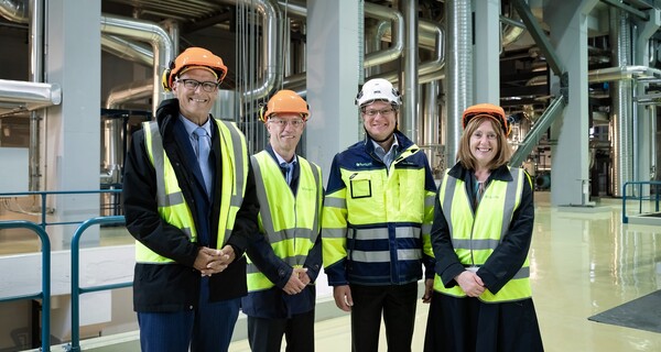 Governor of the Washington State and Microsoft representatives at Suomenoja, Espoo power plant