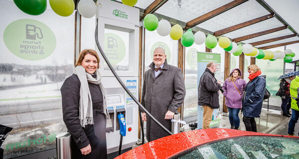 Åpning av Norges første lynladere for elbil på Shell 7-Eleven Nygårdskrysset
