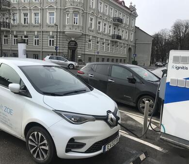 Renault Zoe at an Ignitis EV charger