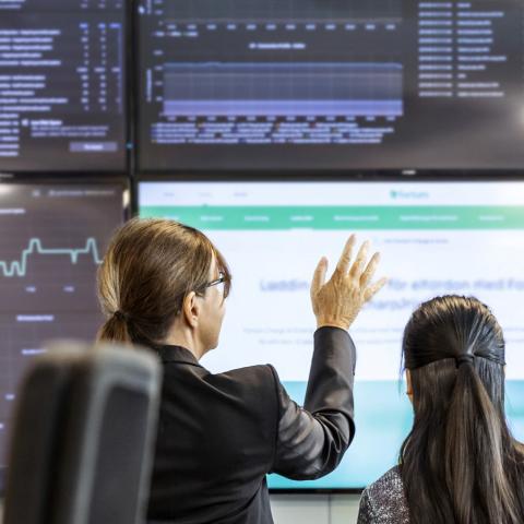 Remote monitoring service for turbines and generators to