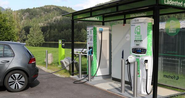 Fast charging station